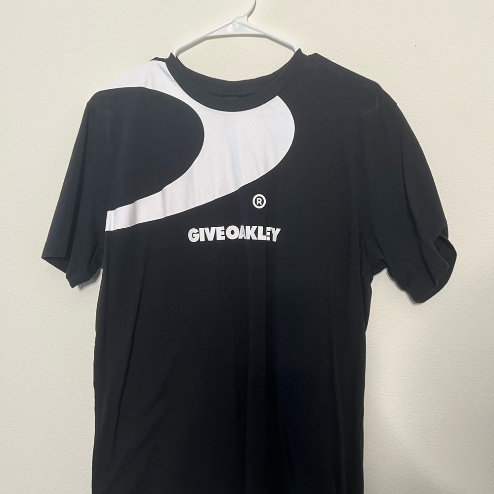 Oakley shirt